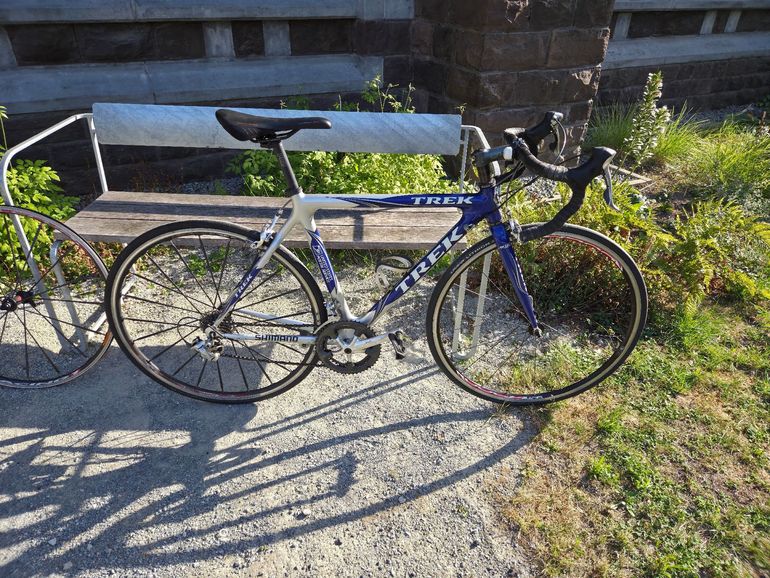 Used Trek 5200 2003 2003 Road & Gravel, Blue — image 2 of 10