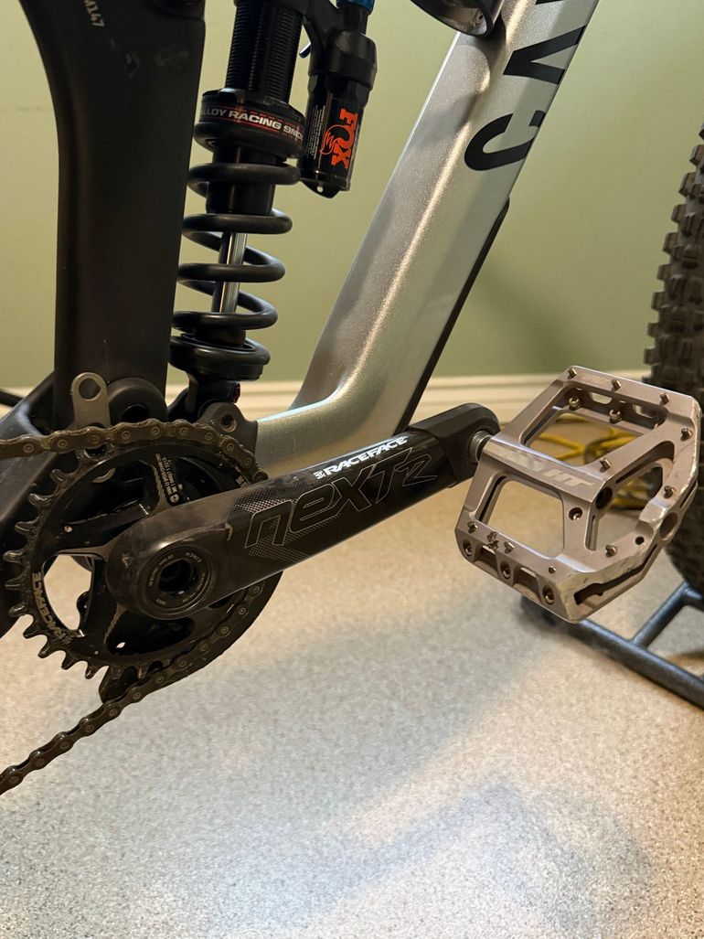 Used Canyon Strive CFR 2024 2024 Mountainbike, Light Gray, 29 — image 8 of 9