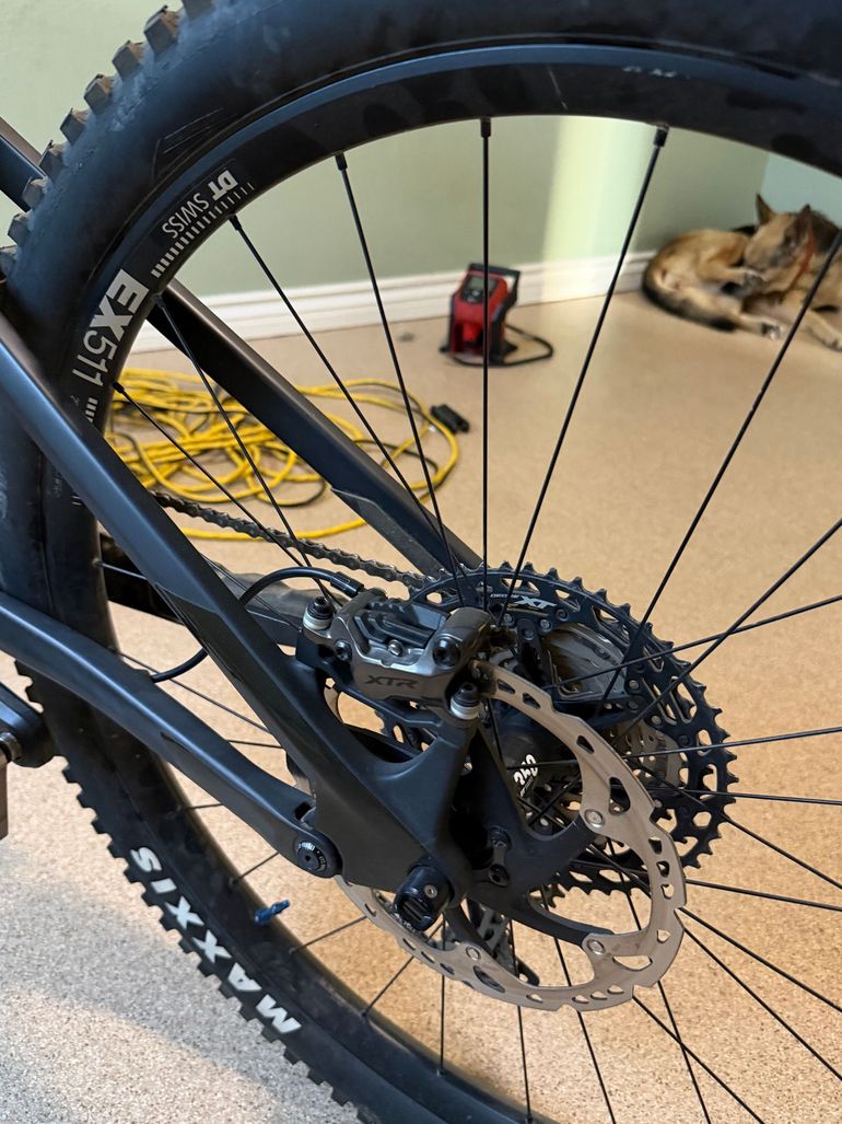 Used Canyon Strive CFR 2024 2024 Mountainbike, Light Gray, 29 — image 6 of 9