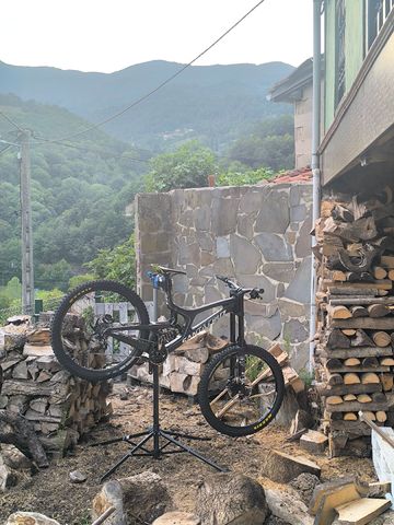 Santa Cruz V10 SRAM GX DH 2018 Mountainbike d'occasion — image 2 sur 12
