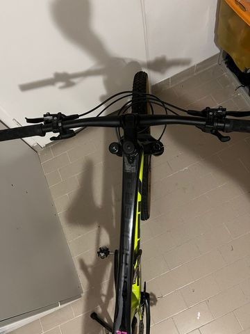 Used Trek Procaliber 9.6 2022 2022 Mountainbike, Green, 29 — image 2 of 5