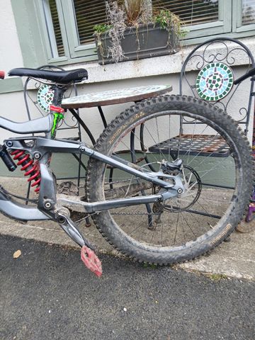 Tweedehands Vitus Dominer 2019 2019 Mountainbike — afbeelding 3 van 3