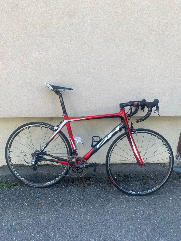 Used BH Custom SRAM Red eTap 2016 Road & Gravel, Red — image 4 of 11