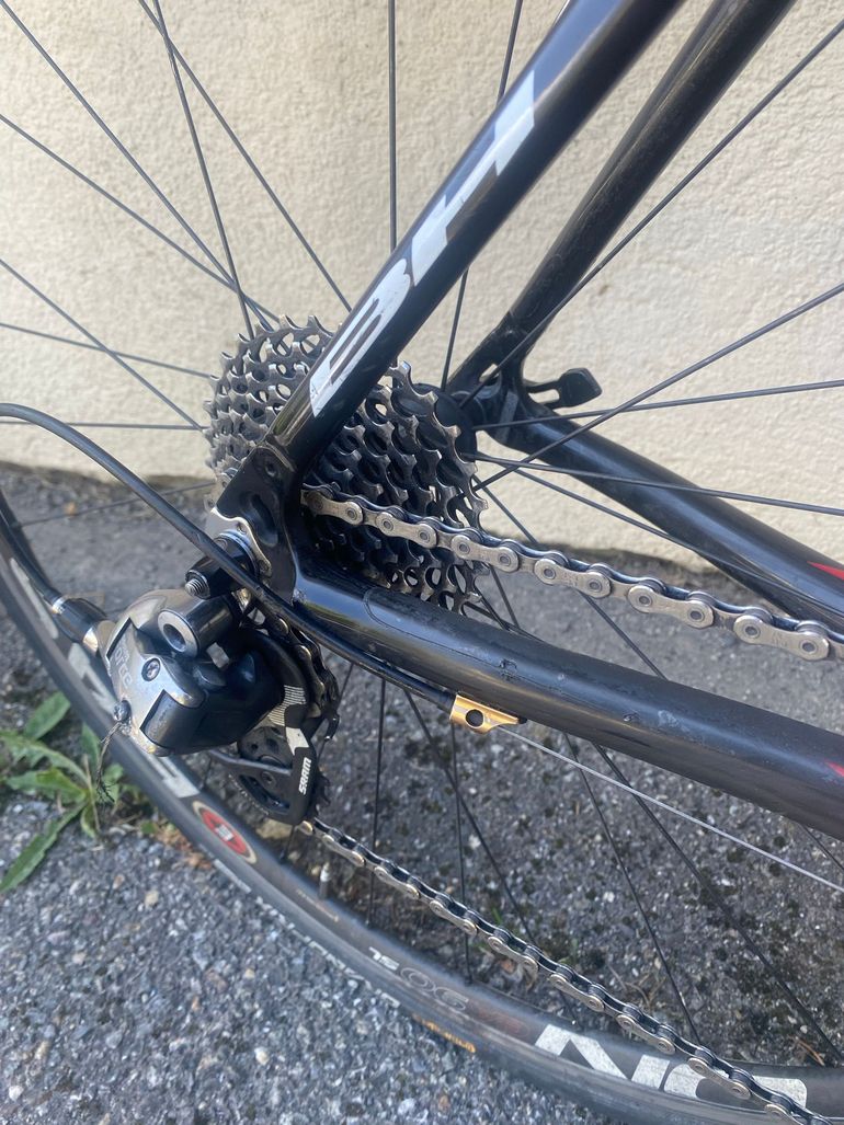 Used BH Custom SRAM Red eTap 2016 Road & Gravel, Red — image 9 of 11