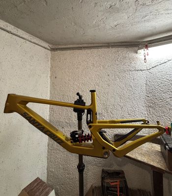 Santa Cruz BRONSON Frame / Carbon CC 2023 Frameset 2023 Mountainbike d'occasion — image 1 sur 11