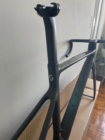 Used Scott Addict RC Pro 2021 Frameset 2021 Road & Gravel, Green — image 4 of 7