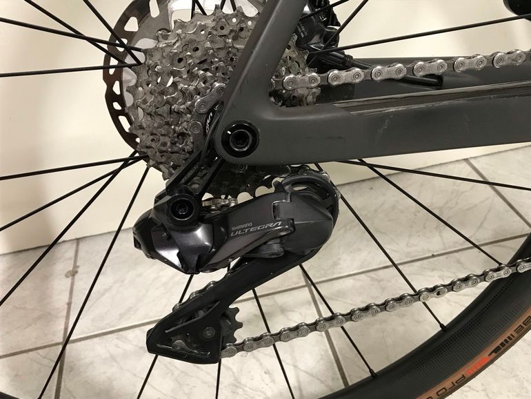 Used Scott Addict Shimano Ultegra Di2 2023 Road & Gravel, Black — image 5 of 8