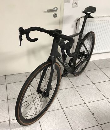 Used Scott Addict Shimano Ultegra Di2 2023 Road & Gravel, Black — image 2 of 8