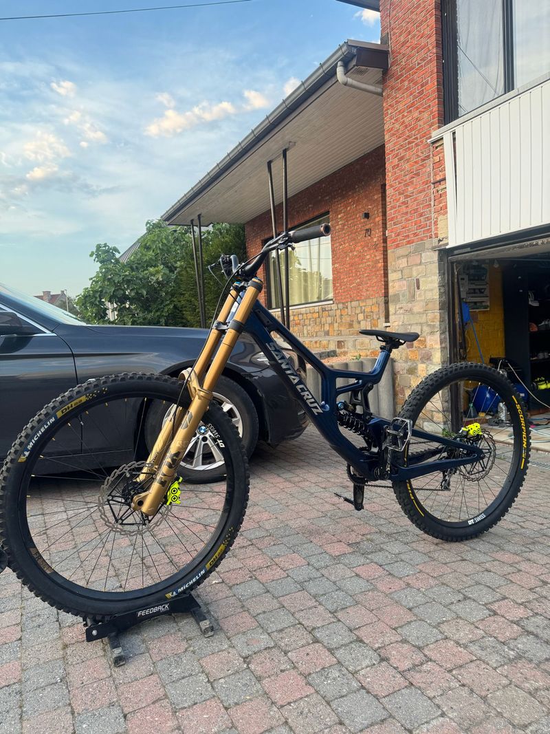 Used Santa Cruz V10 DH X01 2027 2027 MTB