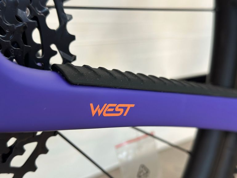 Megamo WEST 10 2026 2026 Road & Gravel usato, Viola — immagine 6 di 8