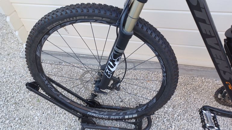 Used Stevens 401 2013 2013 Mountainbike, Black, 29 — image 4 of 17