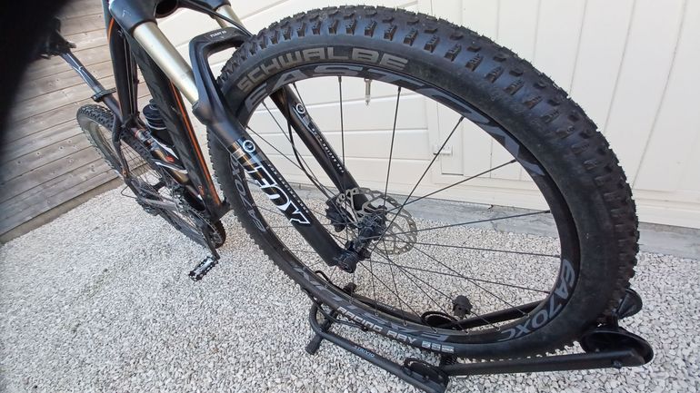 Used Stevens 401 2013 2013 Mountainbike, Black, 29 — image 9 of 17