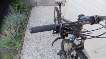 Used Stevens 401 Colorado, 18 inch 2013 Mountainbike, Black, 29 — image 12 of 17