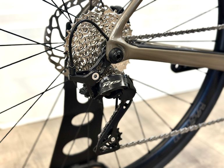 Cervélo Caledonia 105 2026 2026 Road & Gravel usato, Grigio chiaro — immagine 3 di 9