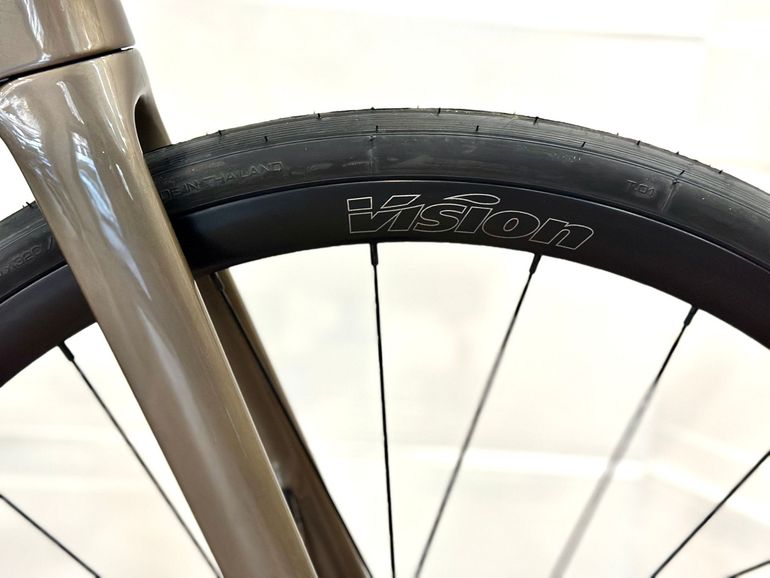 Cervélo Caledonia 105 2026 2026 Road & Gravel usato, Grigio chiaro — immagine 6 di 9