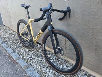 Used Canyon Grail CF SLX 8 Di2 2024 2024 Road & Gravel