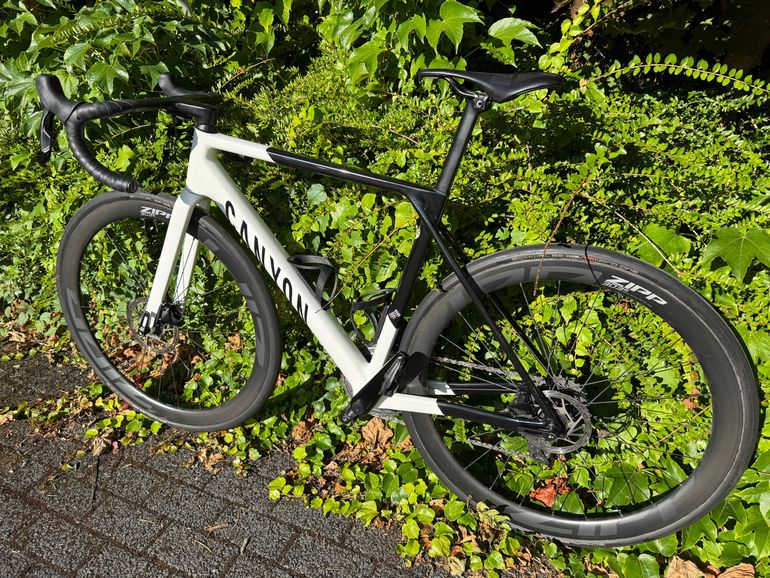Brugt Canyon Ultimate CF SL 7 eTap 2023 2023 Road & Gravel — billede 6 af 7