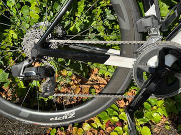 Tweedehands Canyon Ultimate CF SL 7 eTap 2023 2023 Road & Gravel — afbeelding 2 van 7