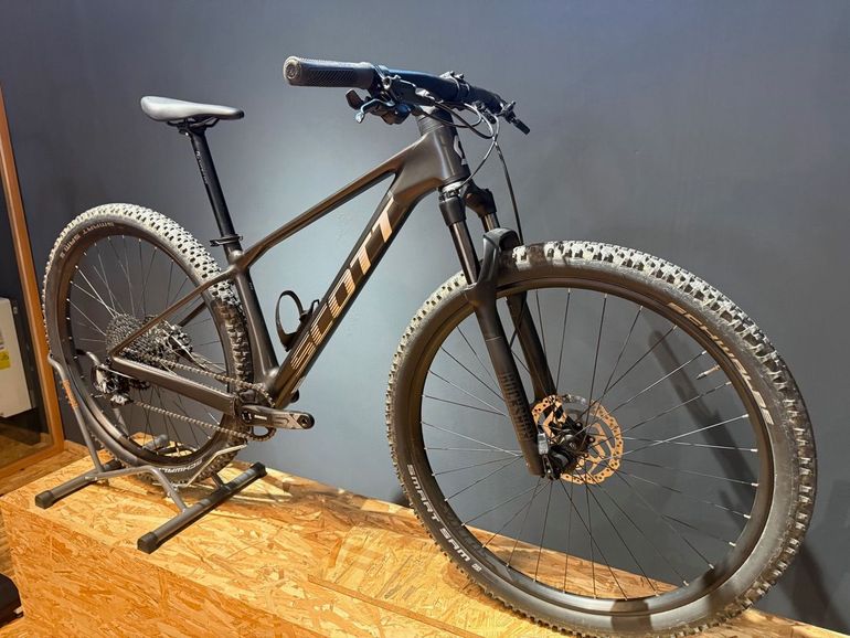 Used Scott Scale 940 2024 2024 Mountainbike, Black, 29 — image 3 of 13