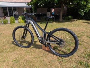 Brugt Trek Powerfly FS 4 625 2022 2022 Mountainbike — billede 2 af 12