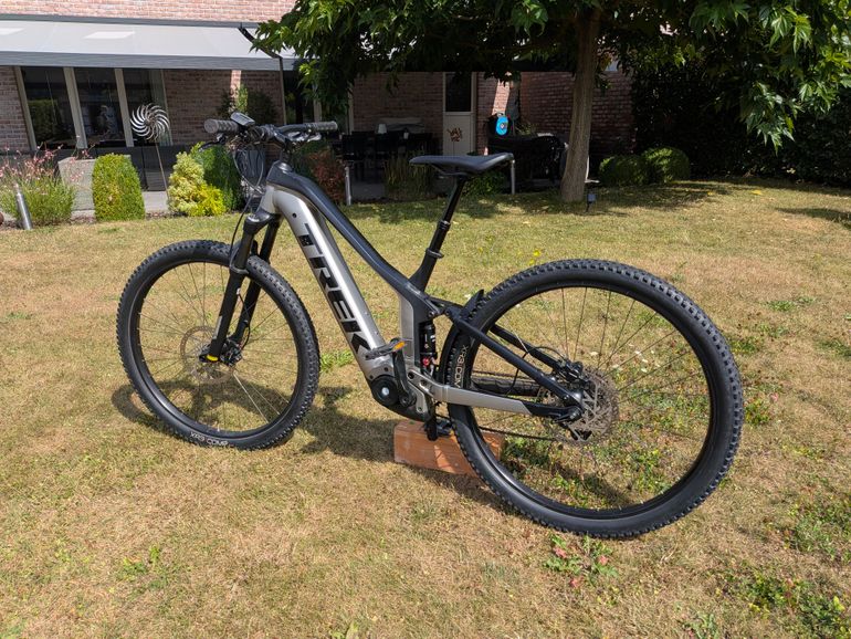 Brugt Trek Powerfly FS 4 625 2022 2022 Mountainbike — billede 2 af 12