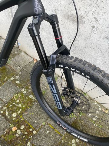 Used Dartmoor Thunderbird Shimano Deore 2024 Mountainbike, Black — image 3 of 12