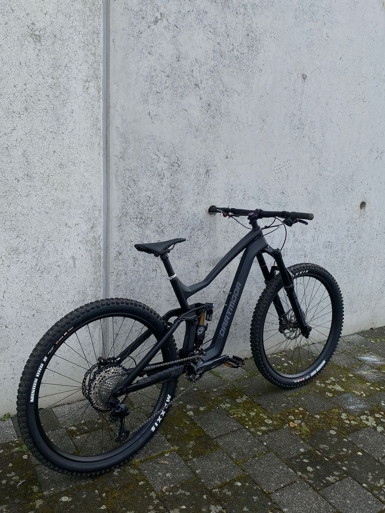 Used Dartmoor Thunderbird Shimano Deore 2024 Mountainbike, Black — image 2 of 12