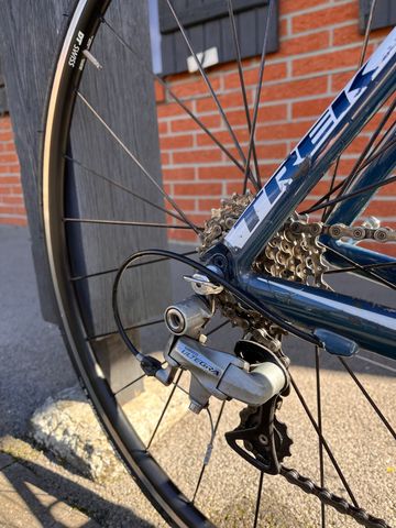 Used Trek Madone Shimano Ultegra (urgent !! ouvert au proposition) 2009 Road & Gravel, Blue — image 4 of 15