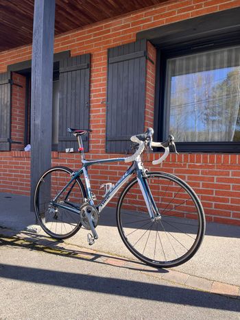 Used Trek Madone Shimano Ultegra 2009 Road & Gravel, Blue — image 2 of 15