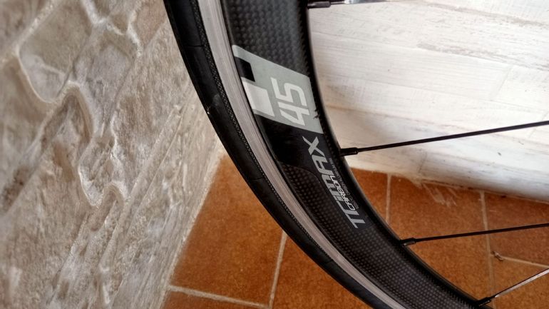 Used Pinarello Dogma Frameset 2018 Road & Gravel, White — image 9 of 9