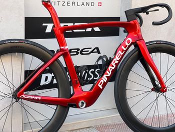 Pinarello F7 SRAM FORCE AXS 2026 Frameset 2026 Road & Gravel d'occasion — image 2 sur 13