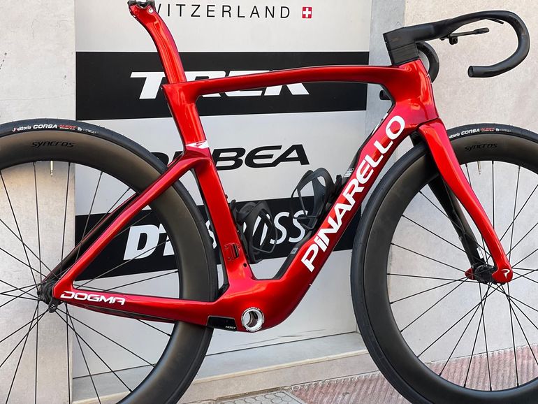 Pinarello F7 SRAM FORCE AXS 2026 Frameset 2026 Road & Gravel d'occasion — image 2 sur 13