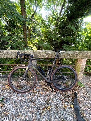 Used Scott Addict SRAM Rival eTap AXS 2024 Road & Gravel, Black — image 3 of 3
