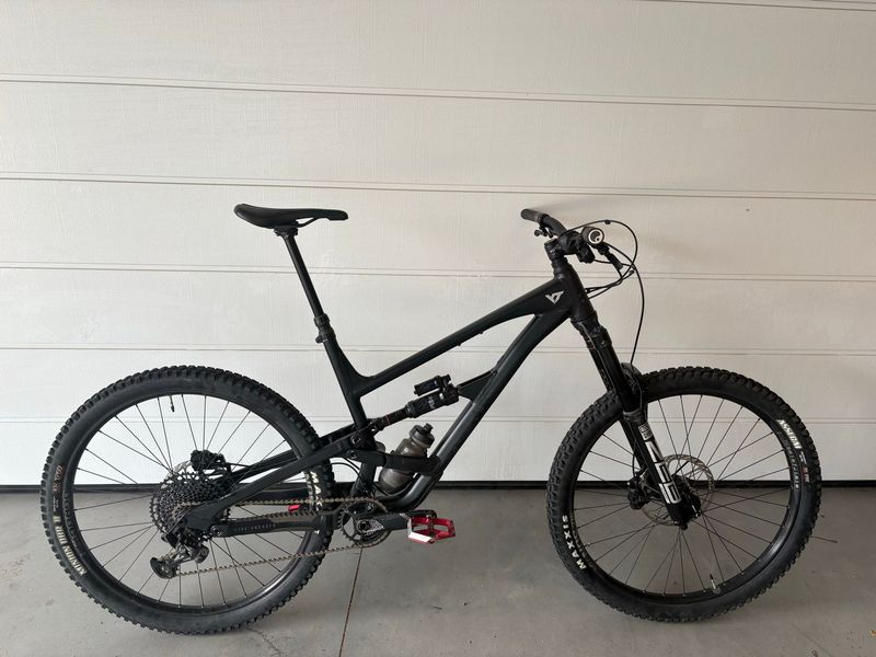 Použité YT Custom SRAM NX Eagle 2022 MTB