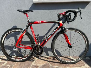 Używany Pinarello Fp quattro easy-fit Campagnolo Centaur 2011 Road & Gravel