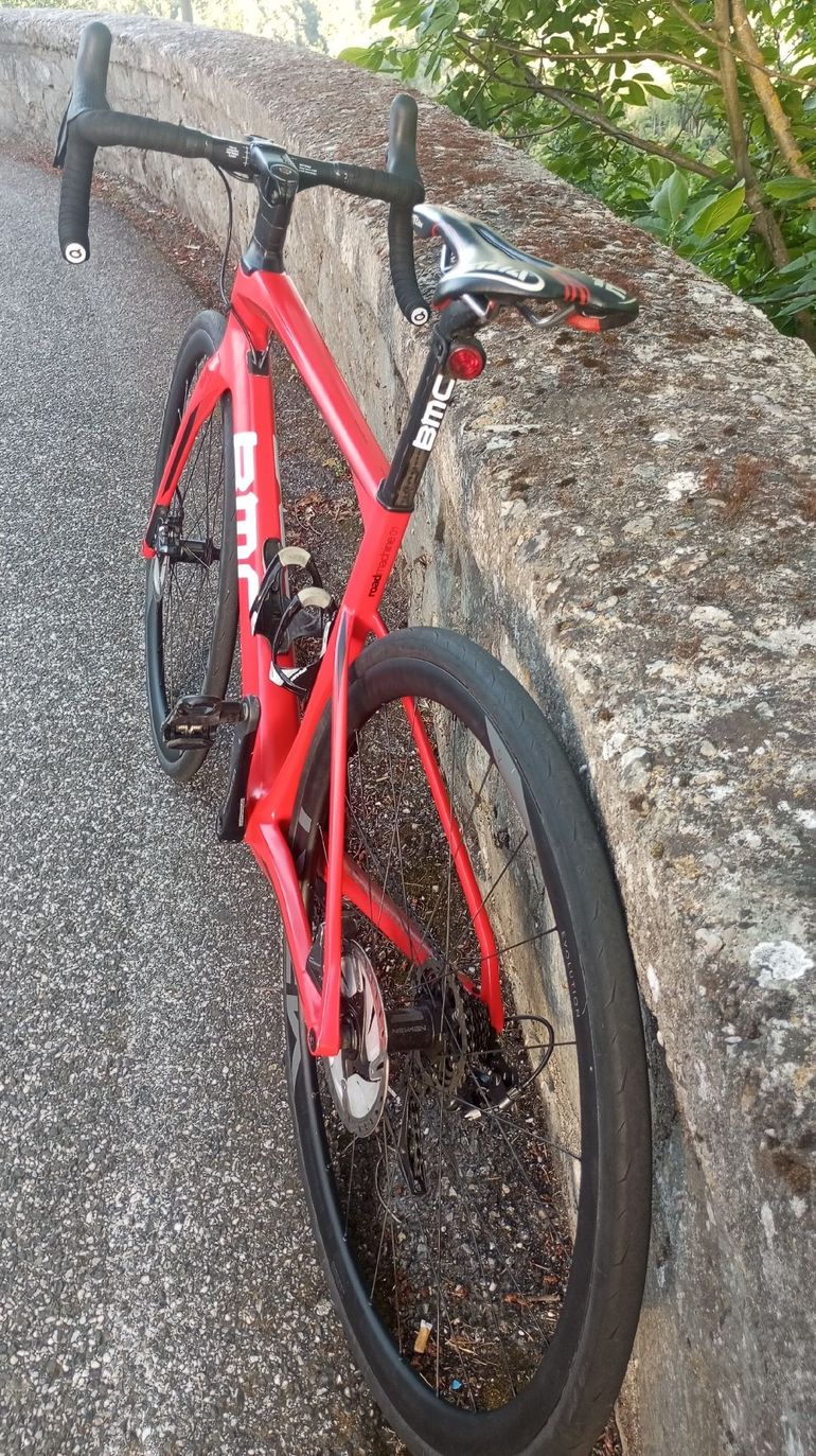 Używany BMC Roadmachine 01 FOUR 2018 2018 Road & Gravel — zdjęcie 4 z 6