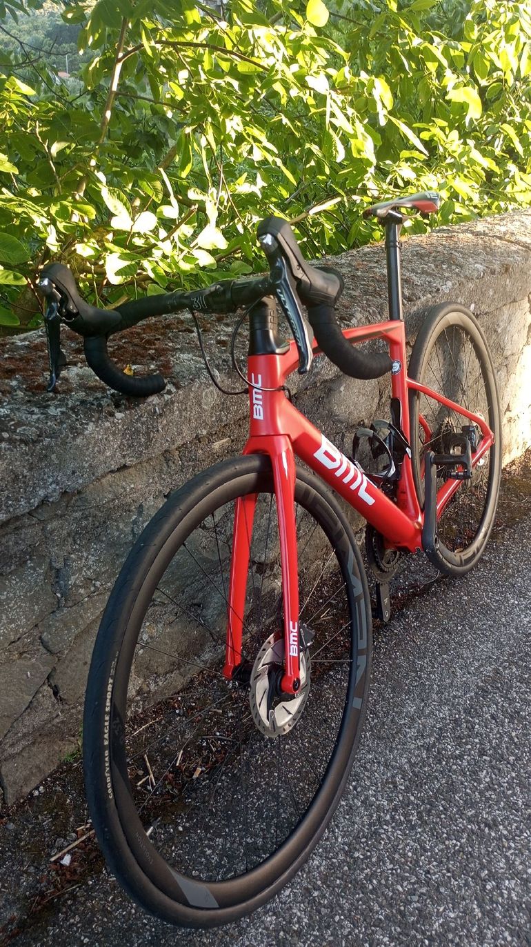 Używany BMC Roadmachine 01 FOUR 2018 2018 Road & Gravel — zdjęcie 3 z 6