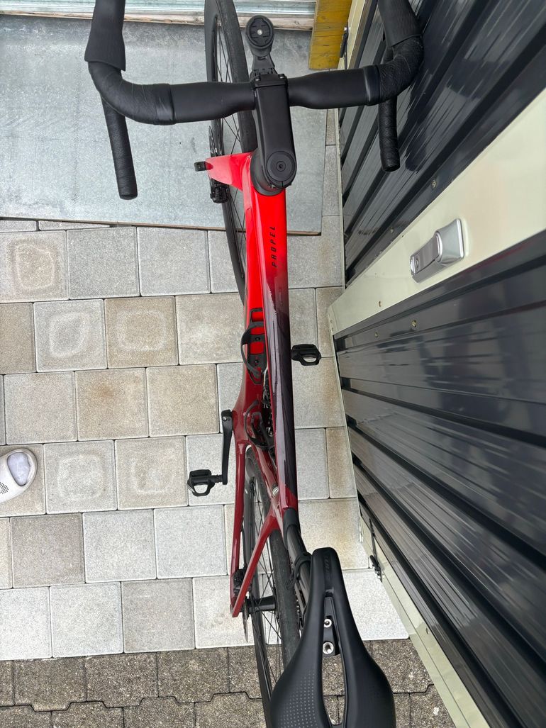 Giant Propel Advanced 2 2024 2024 Road & Gravel de segunda mano, Rojo — imagen 8 de 19