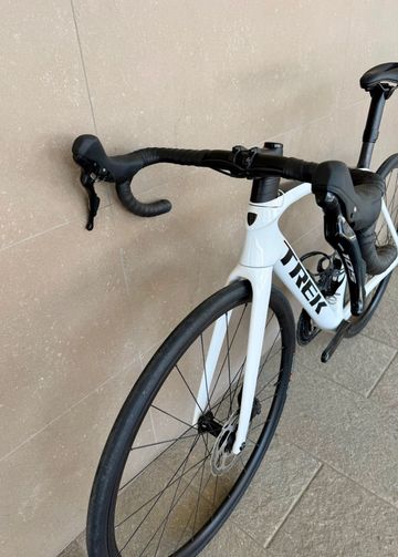 Trek Émonda SL 5 2024 2024 Road & Gravel usato, Bianco — immagine 8 di 10