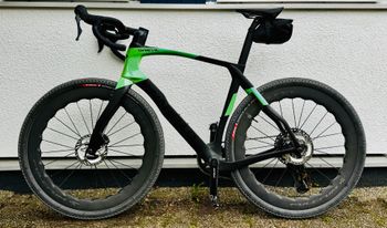 Używany Pinarello GREVIL F9 - SHIMANO GRX Di2 2025 2025 Road & Gravel