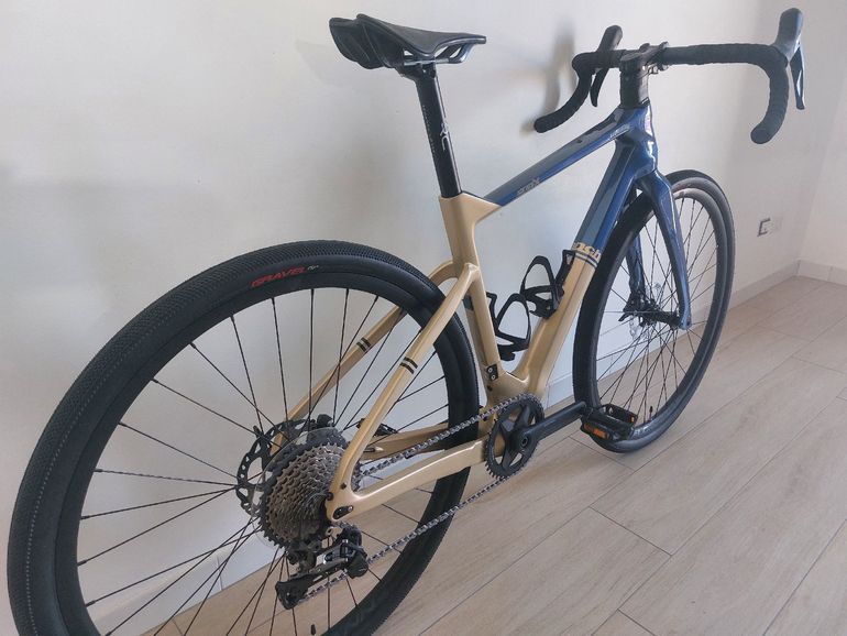 Použité Bianchi Arcadex Shimano GRX 2023 Road & Gravel — obrázek 3 z 23
