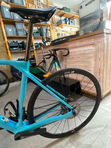 Used Canyon Endurace CF 8 2023 2023 Road & Gravel, Blue — image 5 of 44
