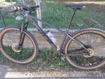 Used Trek procaliber Custom SRAM XX1 Eagle AXS 2024 Mountainbike, Light Gray — image 2 of 34