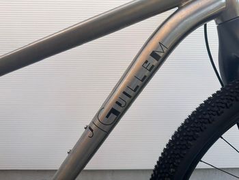 J Guillem Tomir 2023 Mountainbike d'occasion — image 2 sur 12