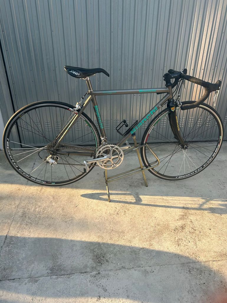 Bianchi Custom Campagnolo Chorus 2000 Road & Gravel d'occasion — image 2 sur 9