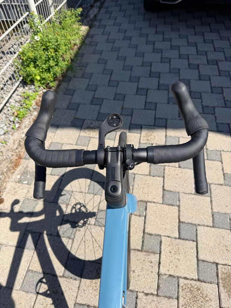 Used Cannondale SuperSix EVO Shimano 105 2024 Road & Gravel, Blue — image 6 of 10