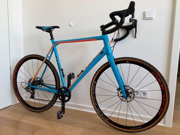 Tweedehands CUBE CROSS RACE SLT 2017 2017 Road & Gravel