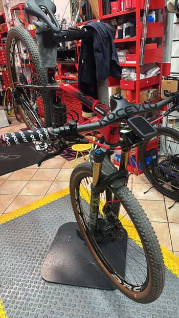 Tweedehands Olympia Iron SRAM GX Eagle 2023 Mountainbike — afbeelding 23 van 24