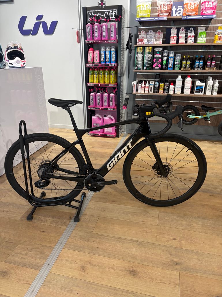 Brugt Giant Defy Advanced E+ Elite 1 2025 2025 Road & Gravel — billede 2 af 3