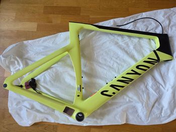 Used Canyon Aeroad CF SLX 8 Di2 2024 Frameset 2024 Road & Gravel
